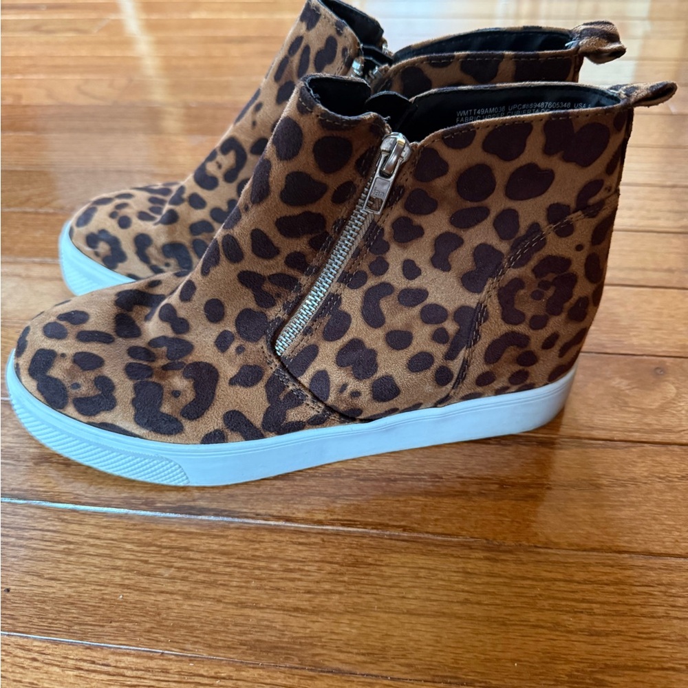 Time and Tru Black Wedge Sneakers